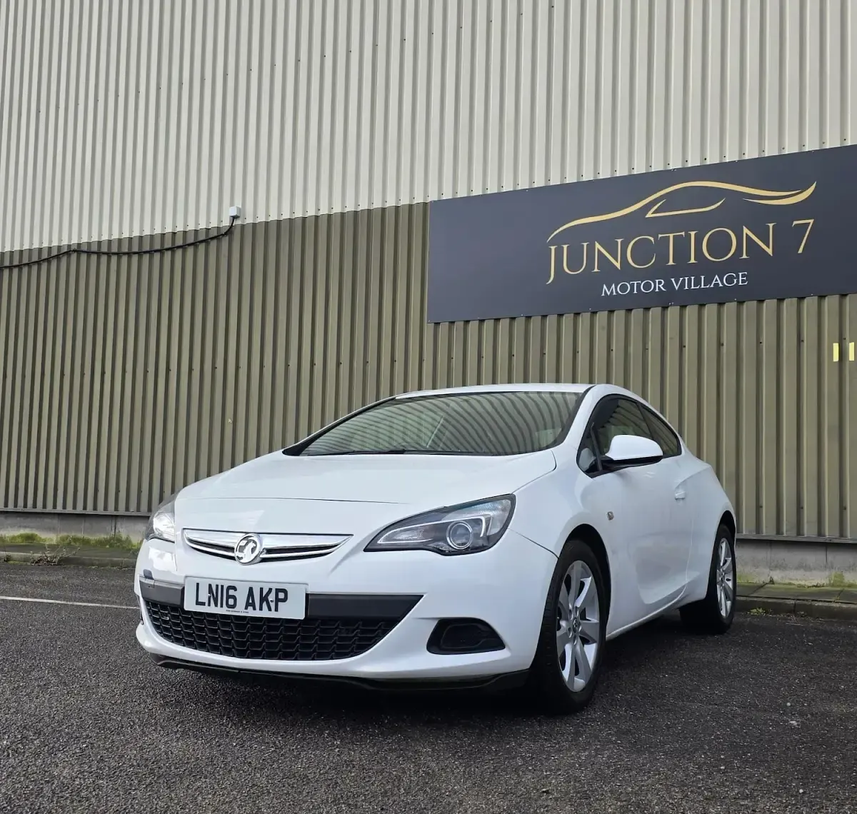 Used Vauxhall Astra GTC Sport 2016 White Hatchback