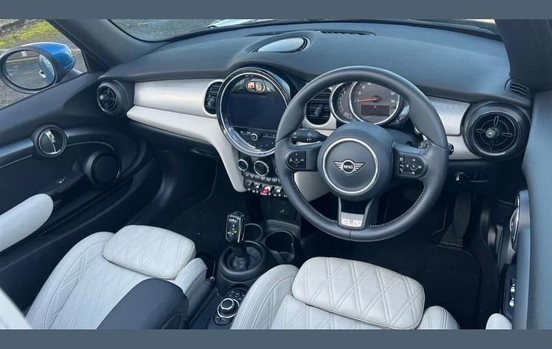 Used Mini Cooper Cabriolet Exclusive 134 HP (98 kW) 2023 Blue Cabriolet