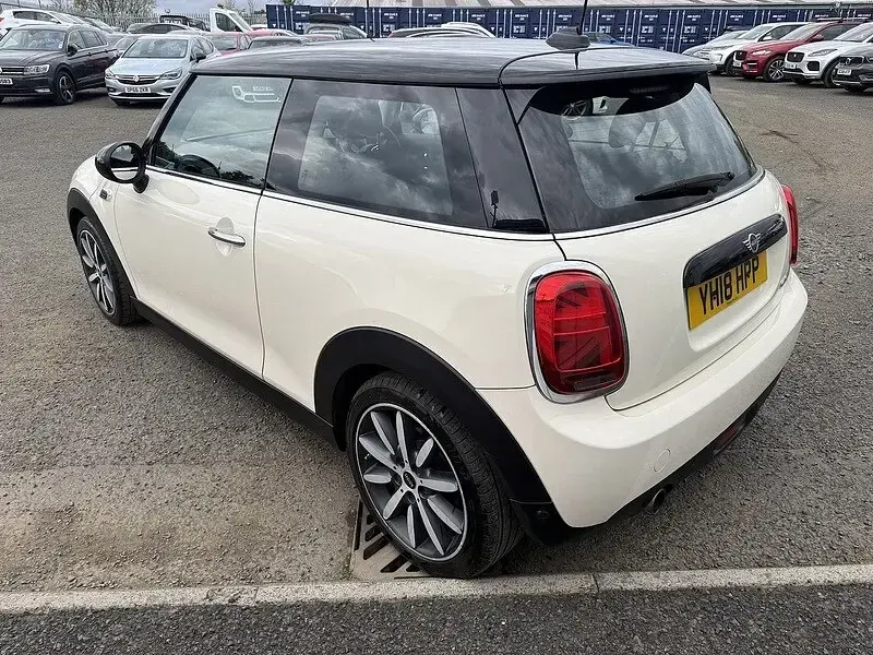 Used Mini Cooper Hatch 136 HP (100 kW) 2018 White Hatchback