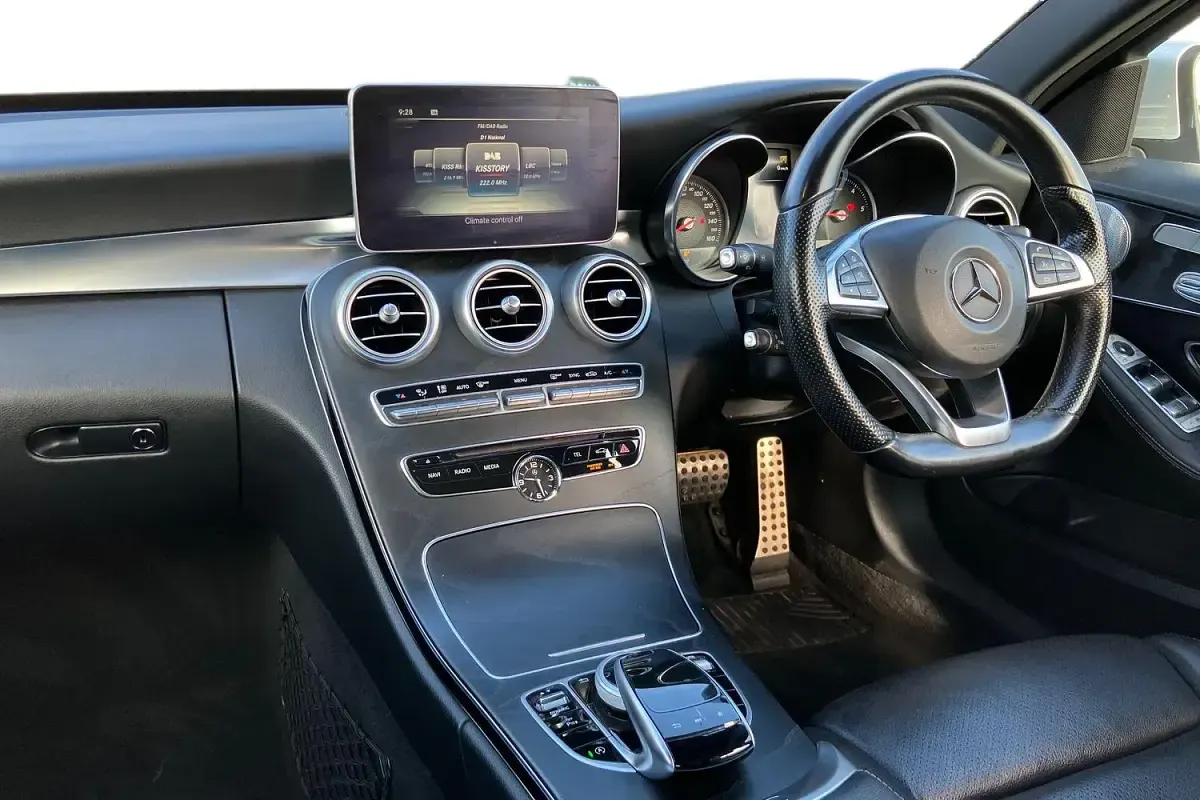Used Mercedes C250 AMG Line Premium Plus 204 HP (150 kW) 2018 Silver Sedan