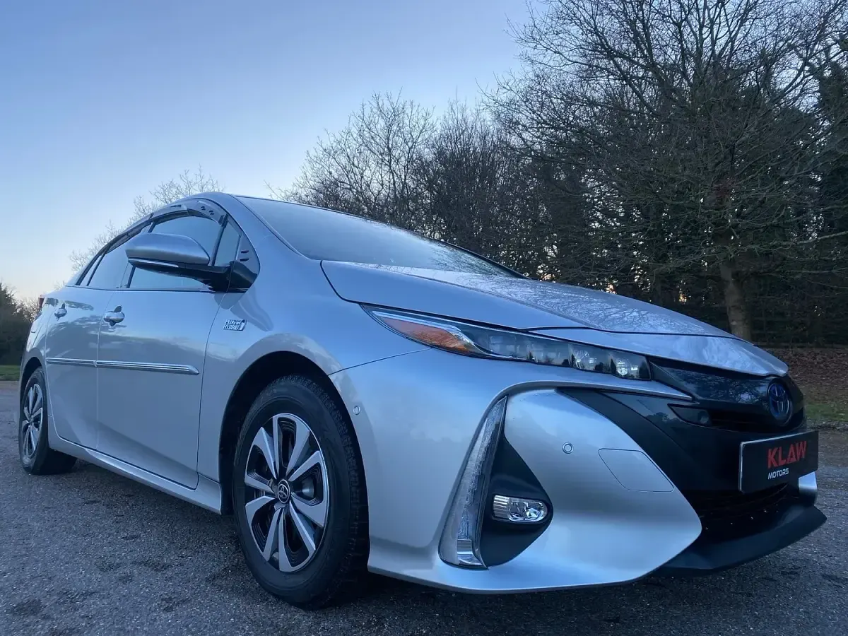 Used Toyota Prius 122 HP (89 kW) 2020 Silver Sedan