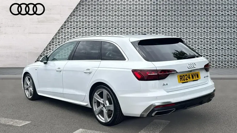 Used Audi A4 S-Line 204 HP (150 kW) 2024 White Estate