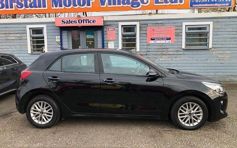 Usado Kia Rio 77 HP (56 kW) 2017 Preto Citadino