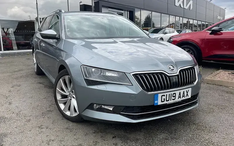 Second-hand Skoda Superb SE L Executive 190 CP (139 kW) 2019 Break