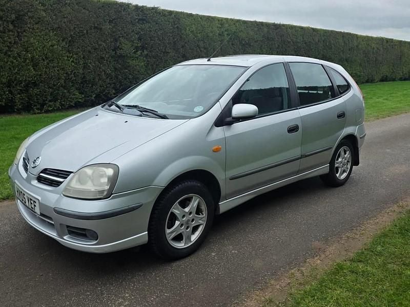 Used Nissan Almera SE 2005 Silver Hatchback