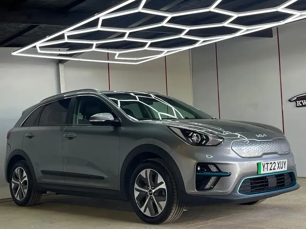 Used Kia e-Niro 147 kW (201 HP) 2022 Grey SUV