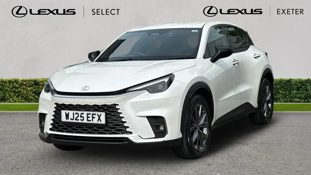 Used Lexus LBX 136 HP (100 kW) 2025 Sonic white SUV