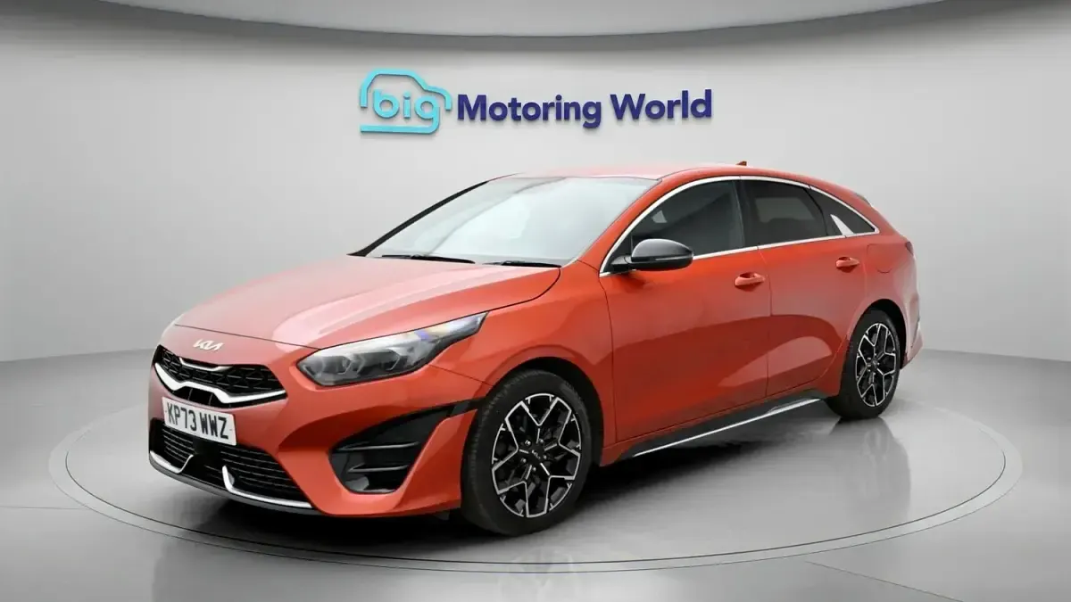 Used Kia ProCeed GT-Line 159 HP (116 kW) 2023 Orange Estate