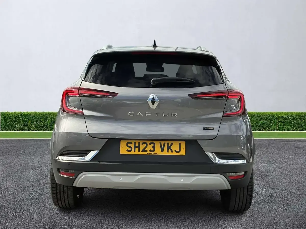 Used Renault Captur Techno 145 HP (106 kW) 2023 Grey  SUV