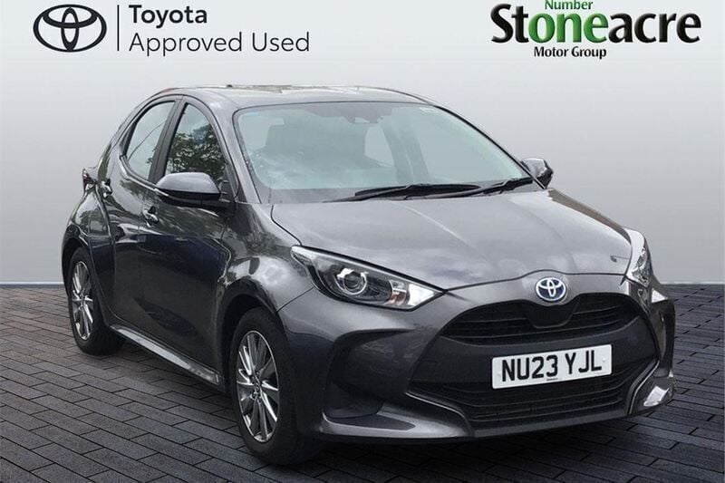 Grey Used 2023 Toyota Yaris Hybrid Hatchback | £16,500 (Good price) - Image 1/2
