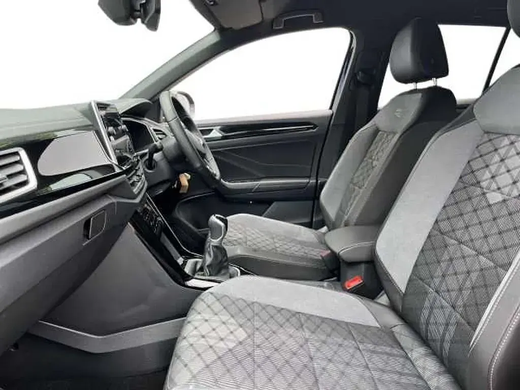 Used VW T-Roc 150 HP (110 kW) 2025 SUV