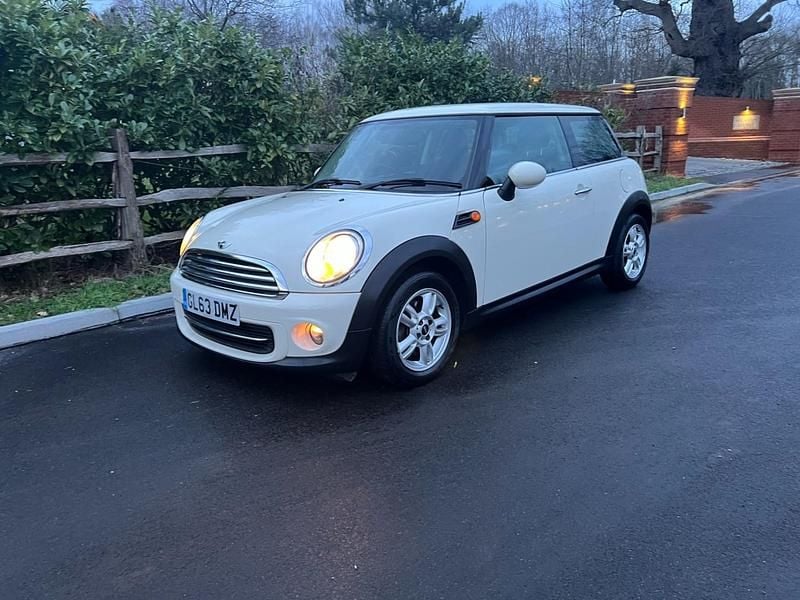 White Used 2013 Mini Cooper Hatch Hatchback | £2,900 (Super price) - Image 1/4