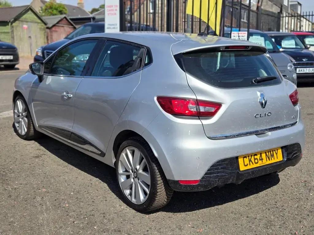 Used Renault Clio IV Dynamique 90 HP (66 kW) 2014 Silver Hatchback