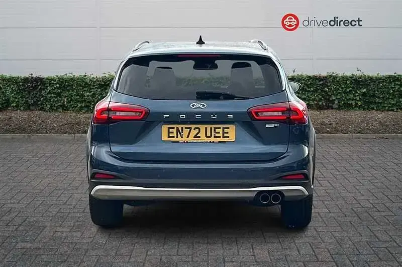 Used Ford Focus Active 155 HP (114 kW) 2023 Blue Estate