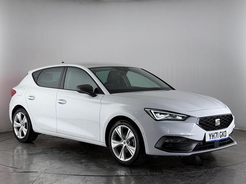 Used Seat Leon FR 130 HP (95 kW) 2021 White Hatchback