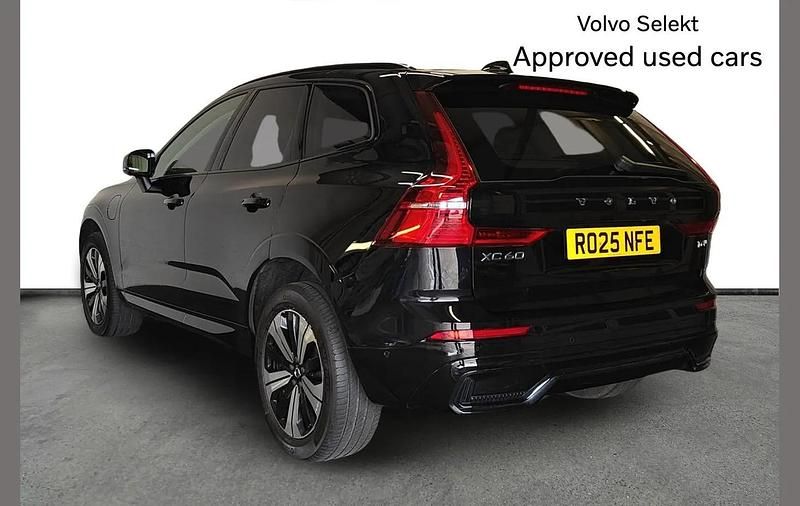 Usado Volvo XC60 Plus 345 HP (253 kW) 2025 Preto SUV