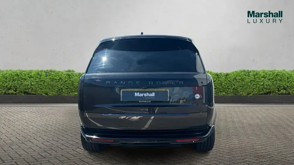 Used Land Rover Range Rover 550 HP (404 kW) 2024 Premium metallic  carpathian grey SUV
