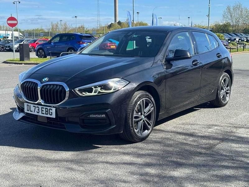 Used BMW 118 Sport Line 134 HP (98 kW) 2023 Black Hatchback