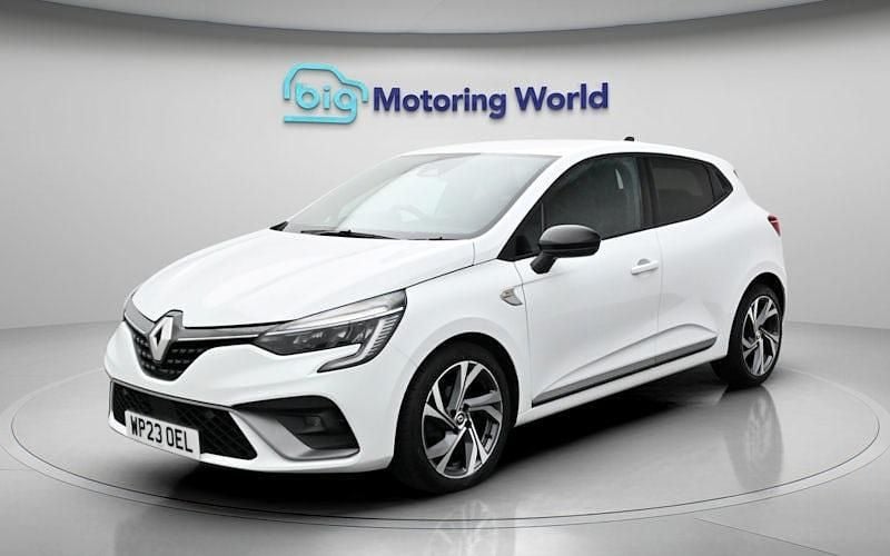 Used Renault Clio V RS Line 90 HP (66 kW) 2023 White Hatchback