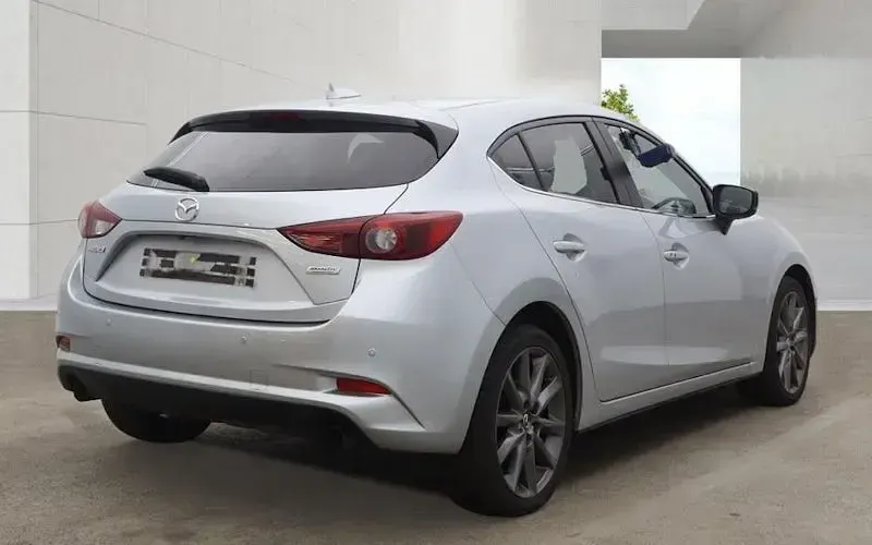 Used Mazda 3 Inclusive 120 HP (88 kW) 2018 Silver Hatchback