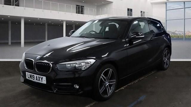 Used BMW 118 Sport Line 136 HP (100 kW) 2019 Black Hatchback
