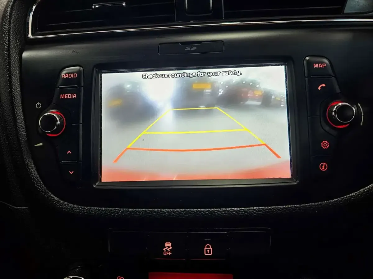 Usado Kia Ceed GT-Line 118 HP (86 kW) 2018 Vermelho Citadino