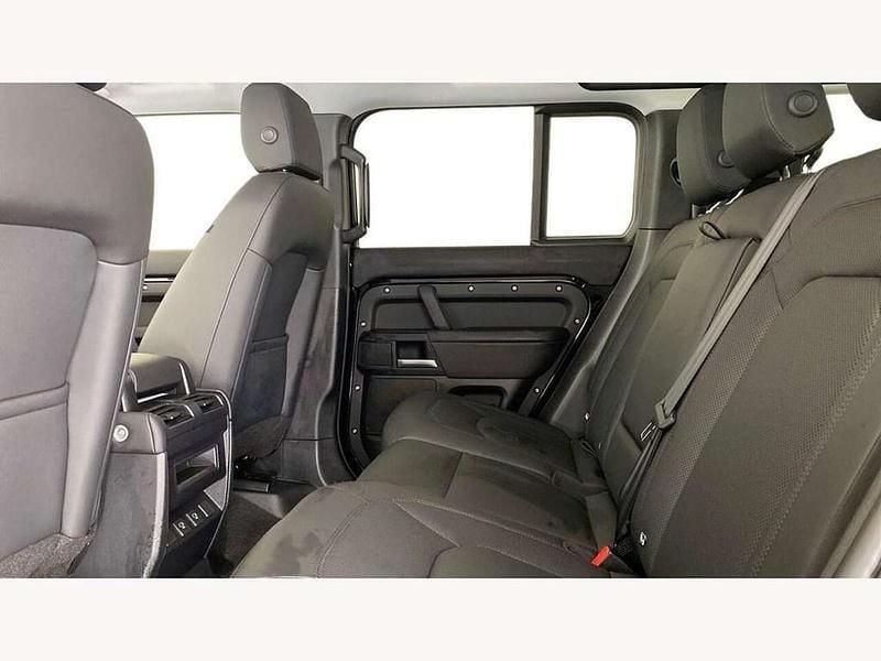 Usado Land Rover Defender S 250 HP (183 kW) 2025 Preto SUV