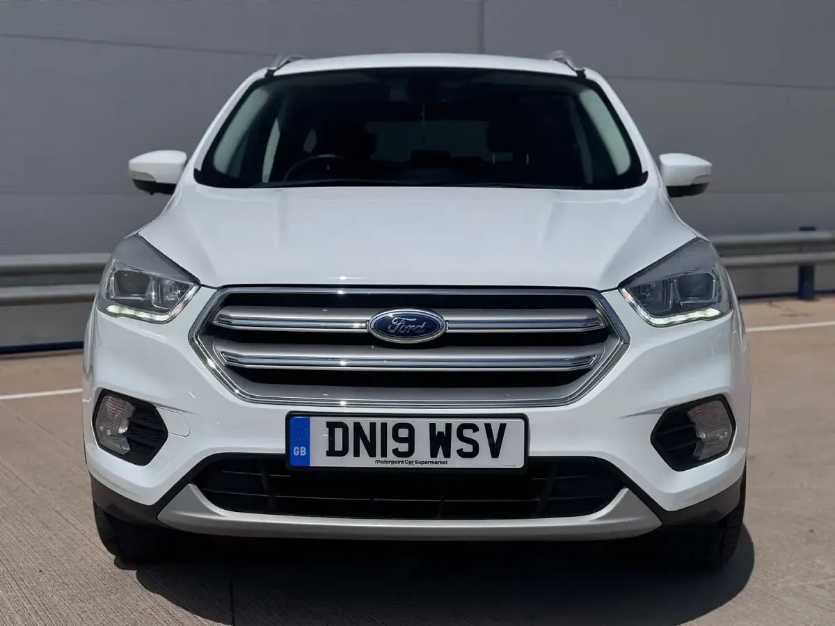 Used Ford Kuga Titanium 150 HP (110 kW) 2019 White SUV