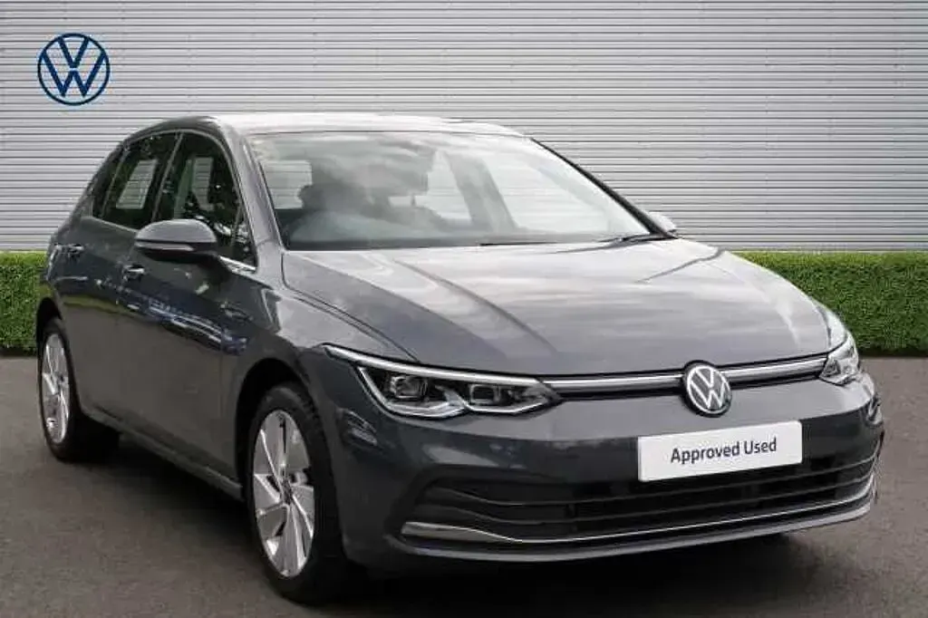 Used VW Golf VIII Style 131 HP (96 kW) 2023 Hatchback