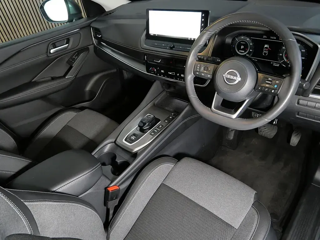 Used Nissan Qashqai N-Connecta 190 HP (139 kW) 2024 Grey SUV