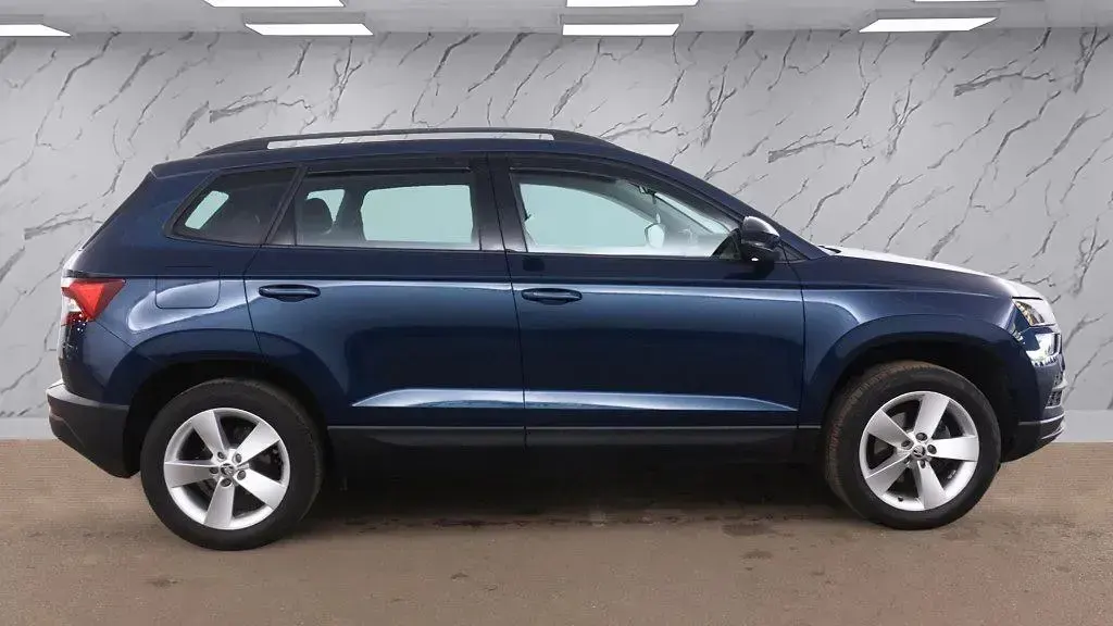 Used Skoda Karoq SE 115 HP (84 kW) 2020 Blue SUV