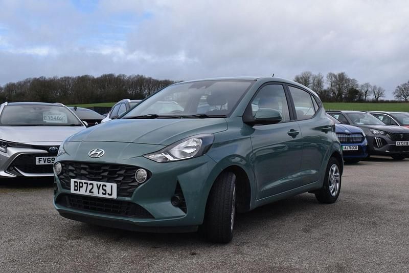 Used Hyundai i10 SE 67 HP (49 kW) 2023 Green Hatchback