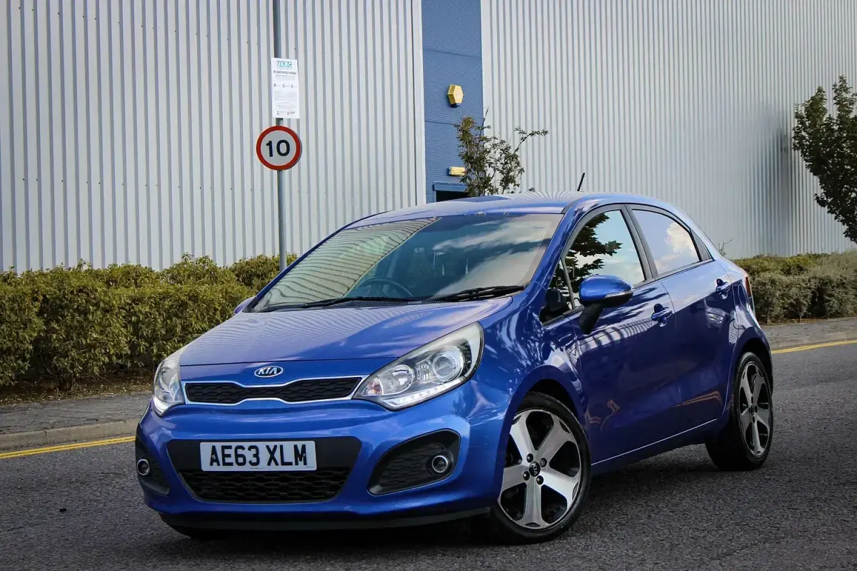 Used Kia Rio 2013 Blue Hatchback