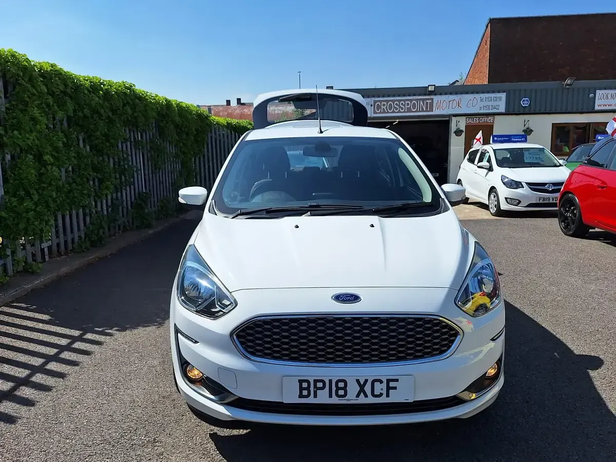 Used Ford Ka Plus Zetec 85 HP (62 kW) 2018 White Hatchback
