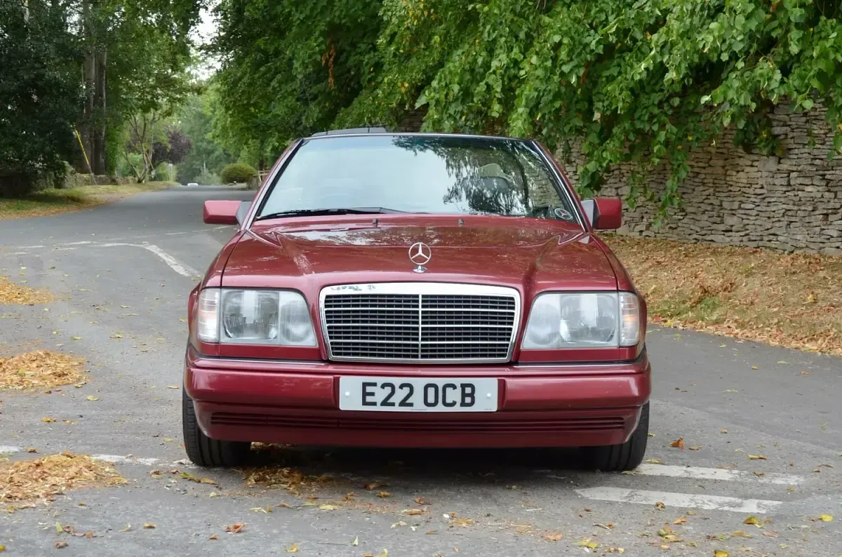Used Mercedes E220 150 HP (110 kW) 1995 Red Cabriolet