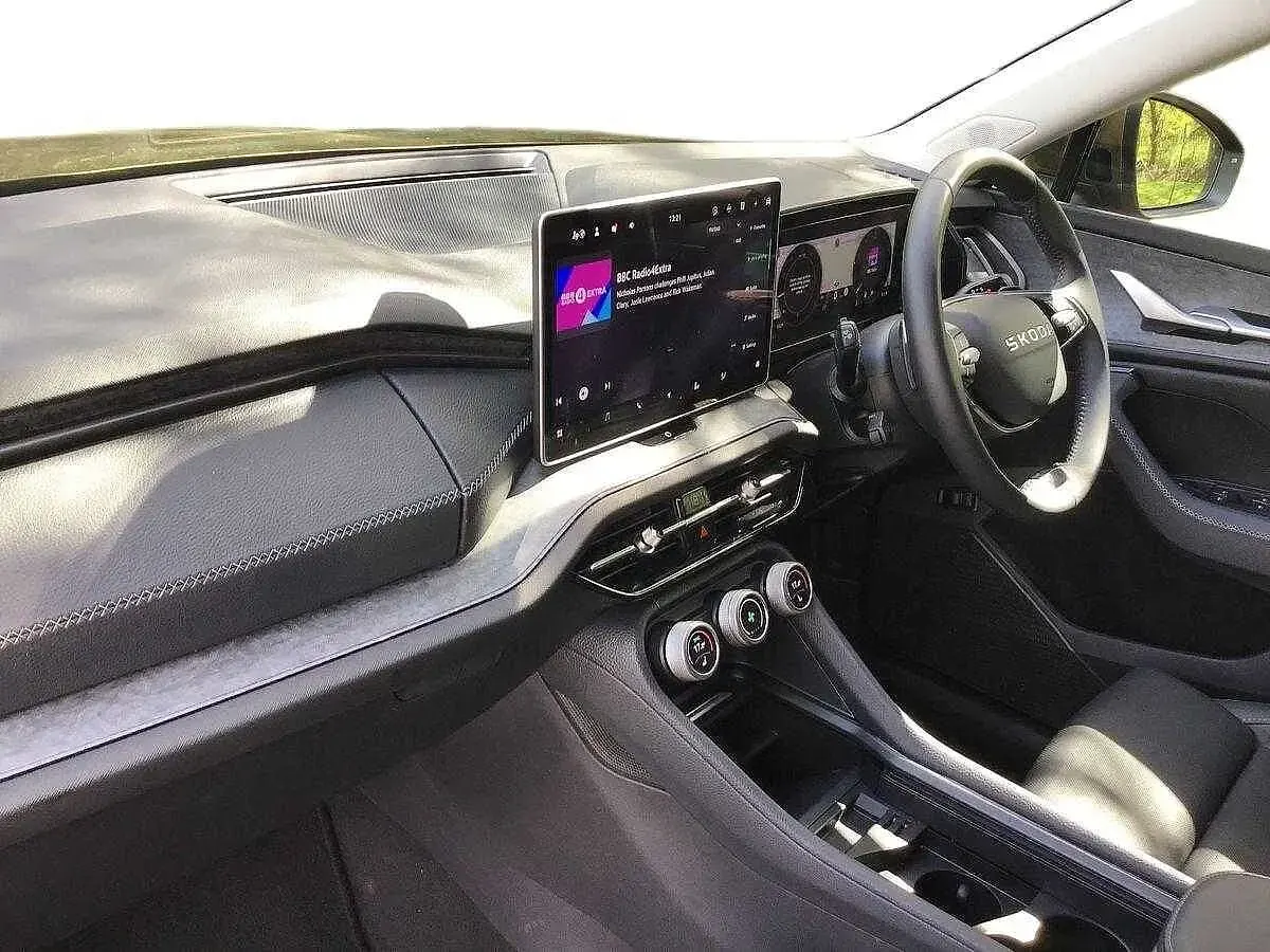Second-hand Skoda Kodiaq SE L 193 CP (141 kW) 2025 Auriu SUV
