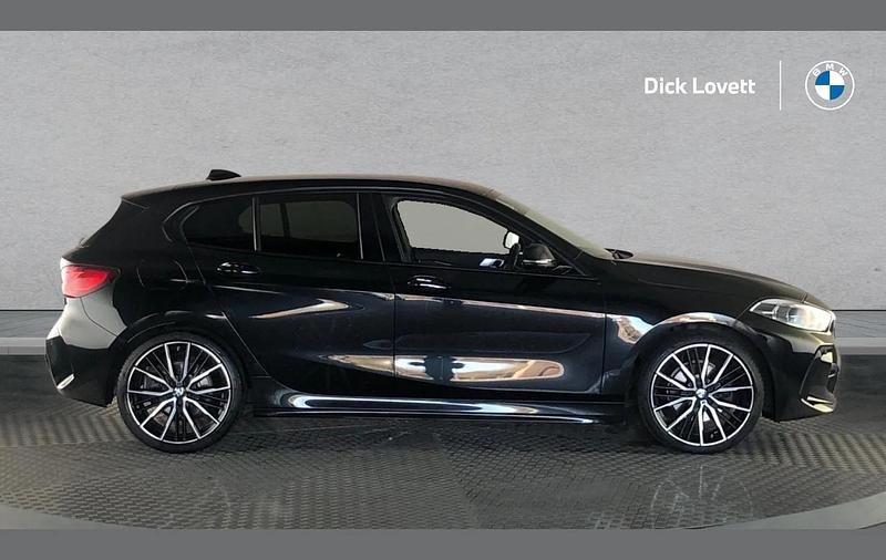 Used BMW 118 M Sport 134 HP (98 kW) 2022 Black Hatchback
