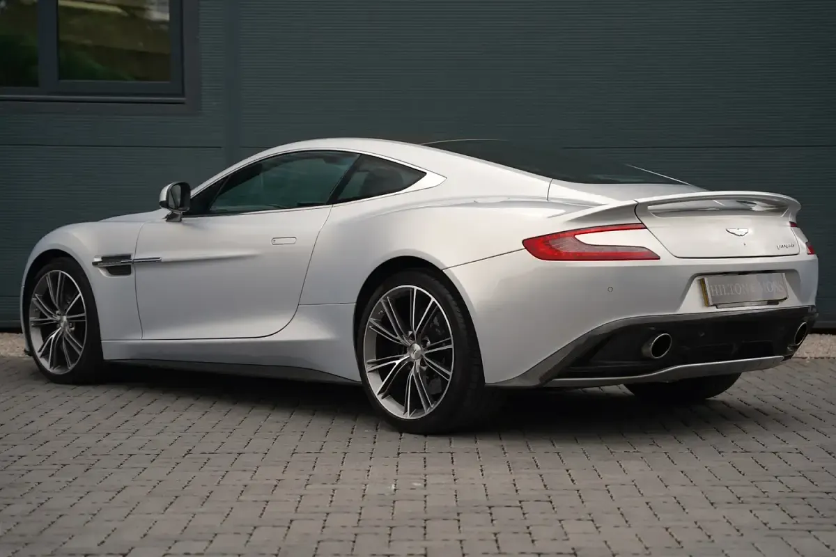 Used Aston Martin Vanquish 573 HP (421 kW) 2014 Silver Coupe