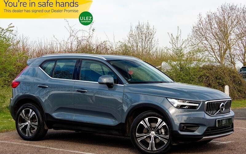 Grey Used 2019 Volvo XC40 Inscription SUV | £23,995 (Good price) - Image 1/4