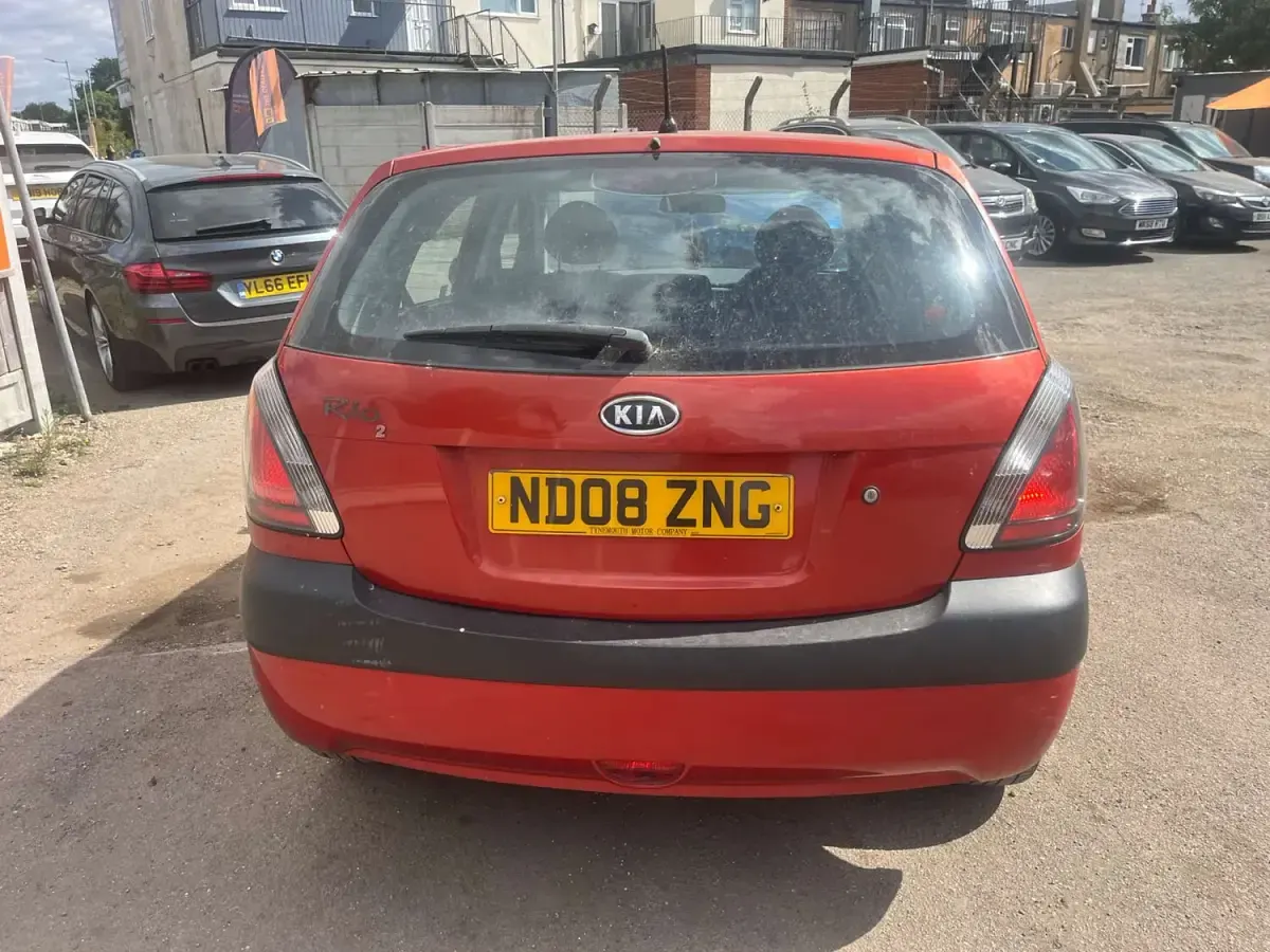 Used Kia Rio 97 HP (71 kW) 2008 Red Hatchback