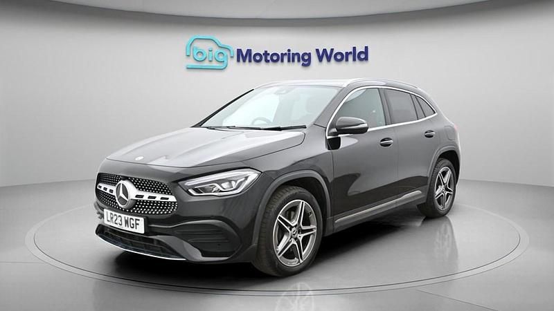 Used Mercedes GLA250 Exclusive 218 HP (160 kW) 2023 Black SUV