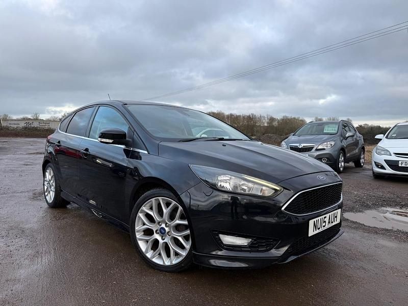 Used Ford Focus Zetec 115 HP (84 kW) 2015 Black Hatchback