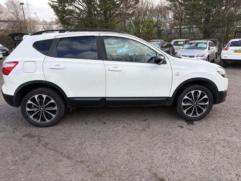 Used Nissan Qashqai 360º 130 HP (95 kW) 2013 White SUV