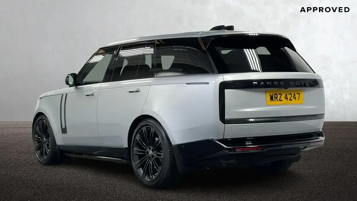 Used Land Rover Range Rover HSE 350 HP (257 kW) 2025 Silver SUV
