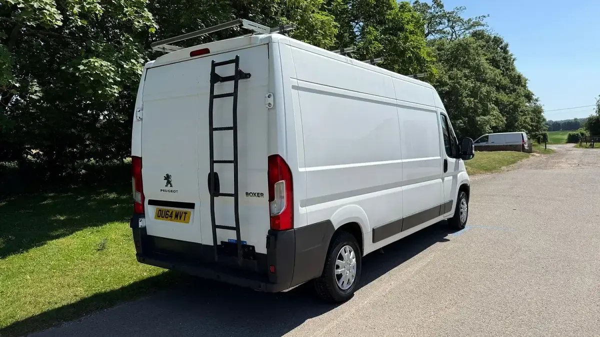Second-hand Peugeot Boxer 130 CP (95 kW) 2014 Alb Van