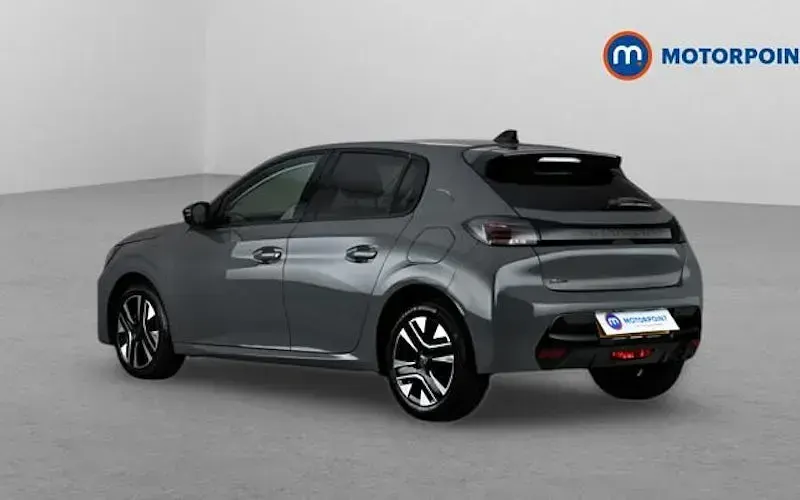 Usado Peugeot 208 Allure 101 CV (74 kW) 2025 Gris Utilitario