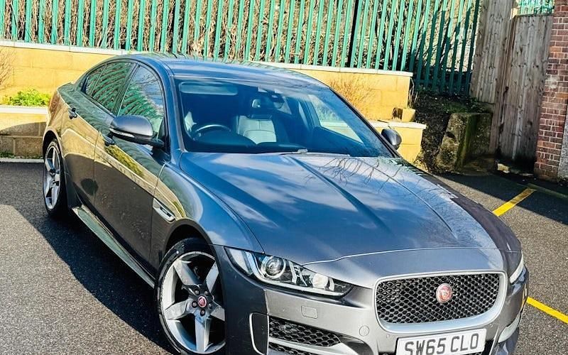 Used Jaguar XE R-Sport 179 HP (131 kW) 2019 Sedan