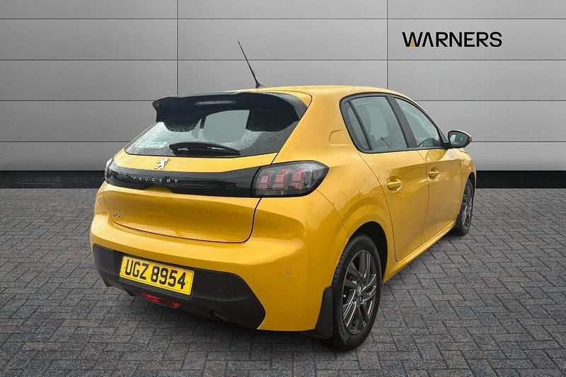 Used Peugeot 208 Active Premium 99 HP (72 kW) 2021 Yellow Hatchback