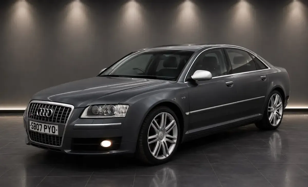 Usado Audi S8 Advanced 450 CV (330 kW) 2007 Gris Berlina