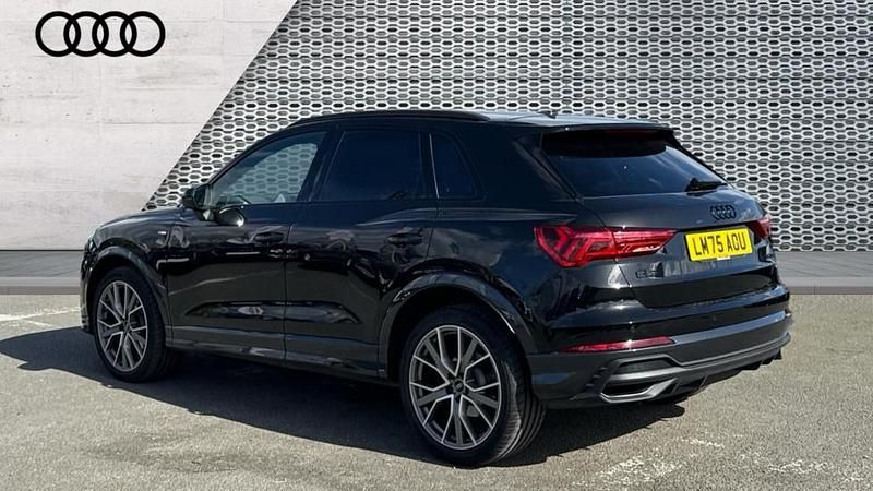 Begagnad Audi Q3 Black Edition 150 HK (110 kW) 2025 Svart SUV